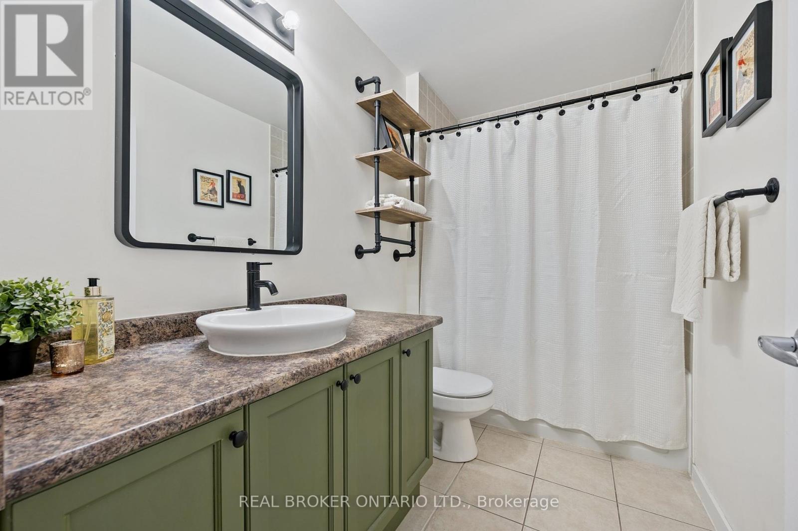 128 - 404 King Street West Street W, Kitchener, Ontario  N2G 2L5 - Photo 8 - X12444367