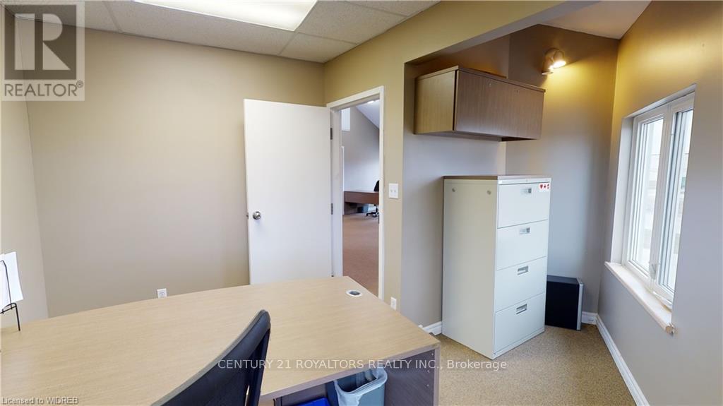 1015 Ridgeway Road, Woodstock, Ontario  N4V 1E2 - Photo 23 - X12444376