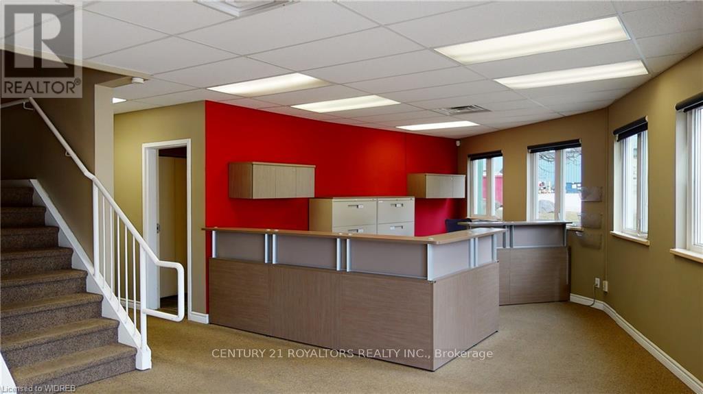 1015 Ridgeway Road, Woodstock, Ontario  N4V 1E2 - Photo 7 - X12444376