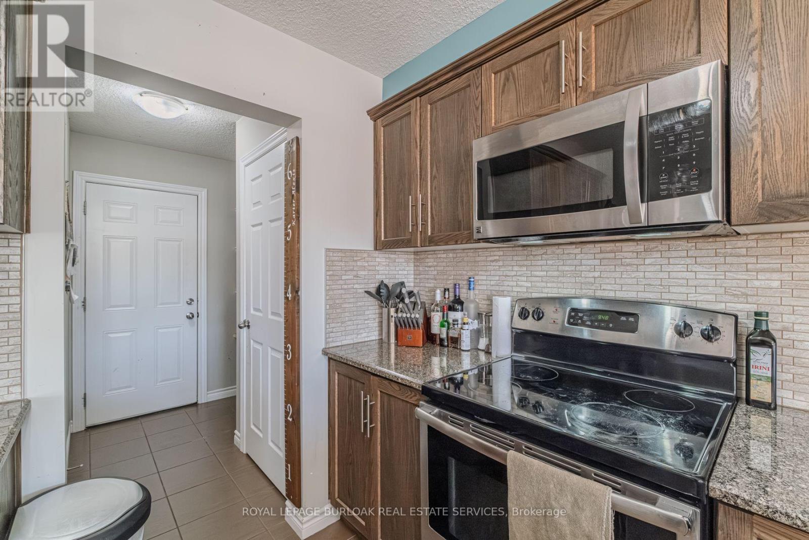 1384 Caen Avenue, Woodstock (Woodstock - North), Ontario  N4T 0J3 - Photo 12 - X12444396