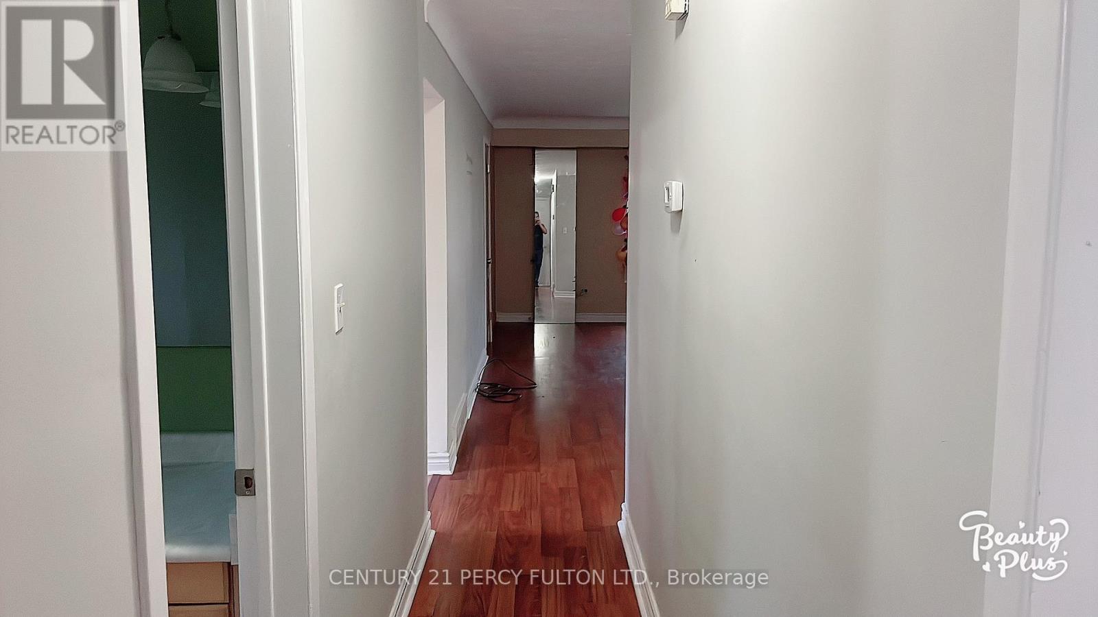 2 Trelawn Parkway E, Welland (N. Welland), Ontario  L3C 1W3 - Photo 4 - X12444397