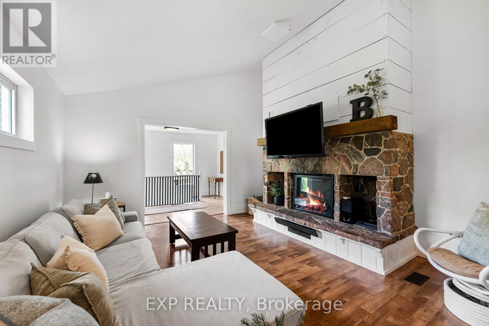 1724b Kohlsmith Road, Whitewater Region, Ontario  K0J 1K0 - Photo 12 - X12444425