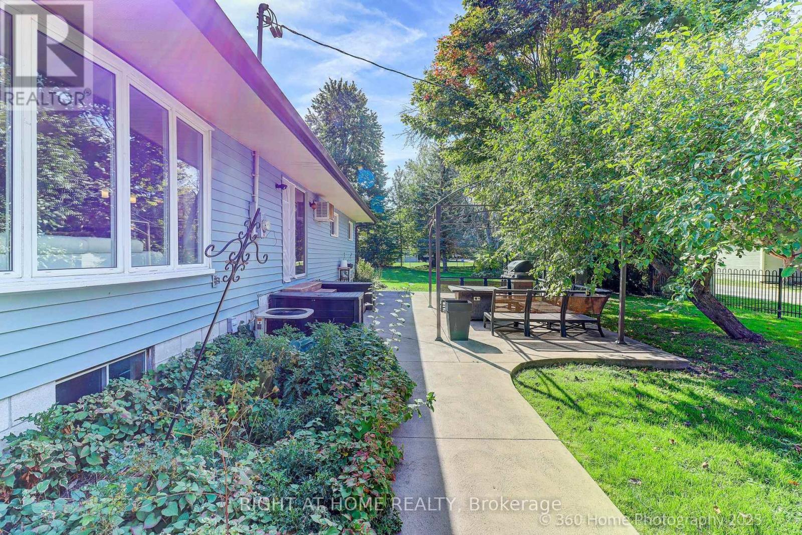 209 Wynhurst Road, Georgina, Ontario  L4P 2R6 - Photo 20 - N12441868