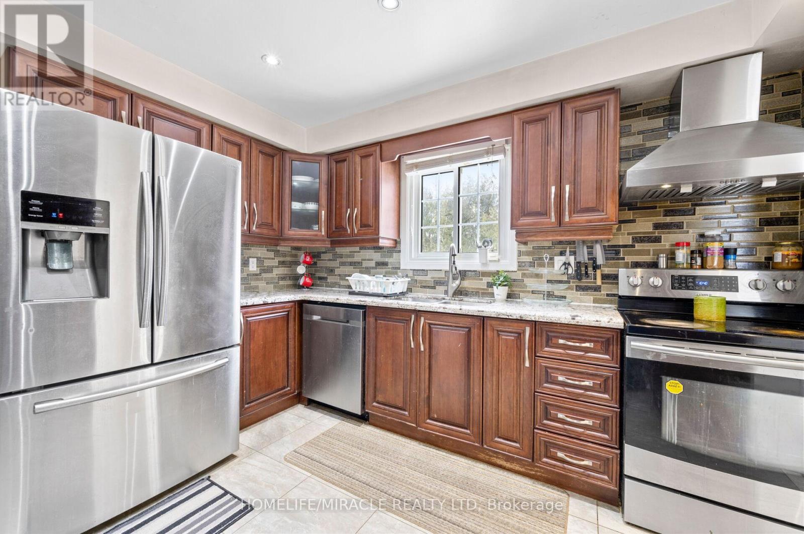 3124 Patrick Crescent, Mississauga, Ontario  L5N 3G5 - Photo 13 - W12444261