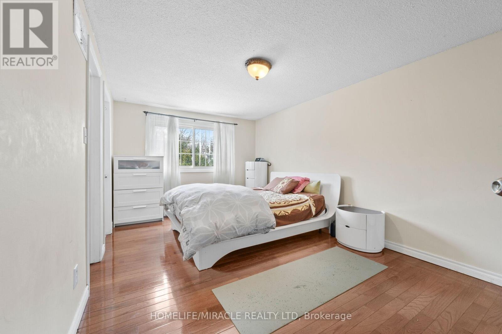 3124 Patrick Crescent, Mississauga, Ontario  L5N 3G5 - Photo 17 - W12444261