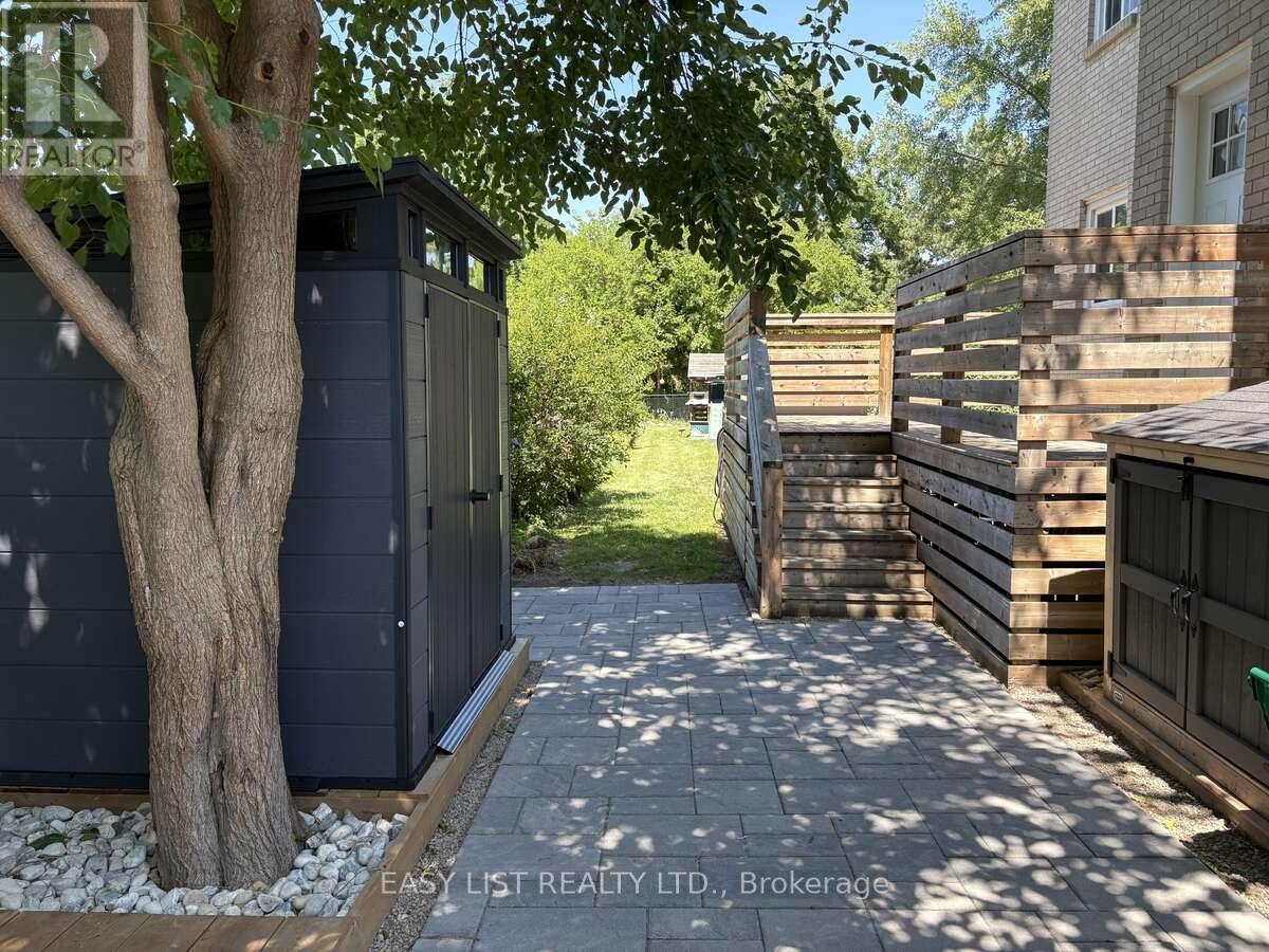 55 Commercial Street, Milton, Ontario  L9T 2H6 - Photo 4 - W12417848