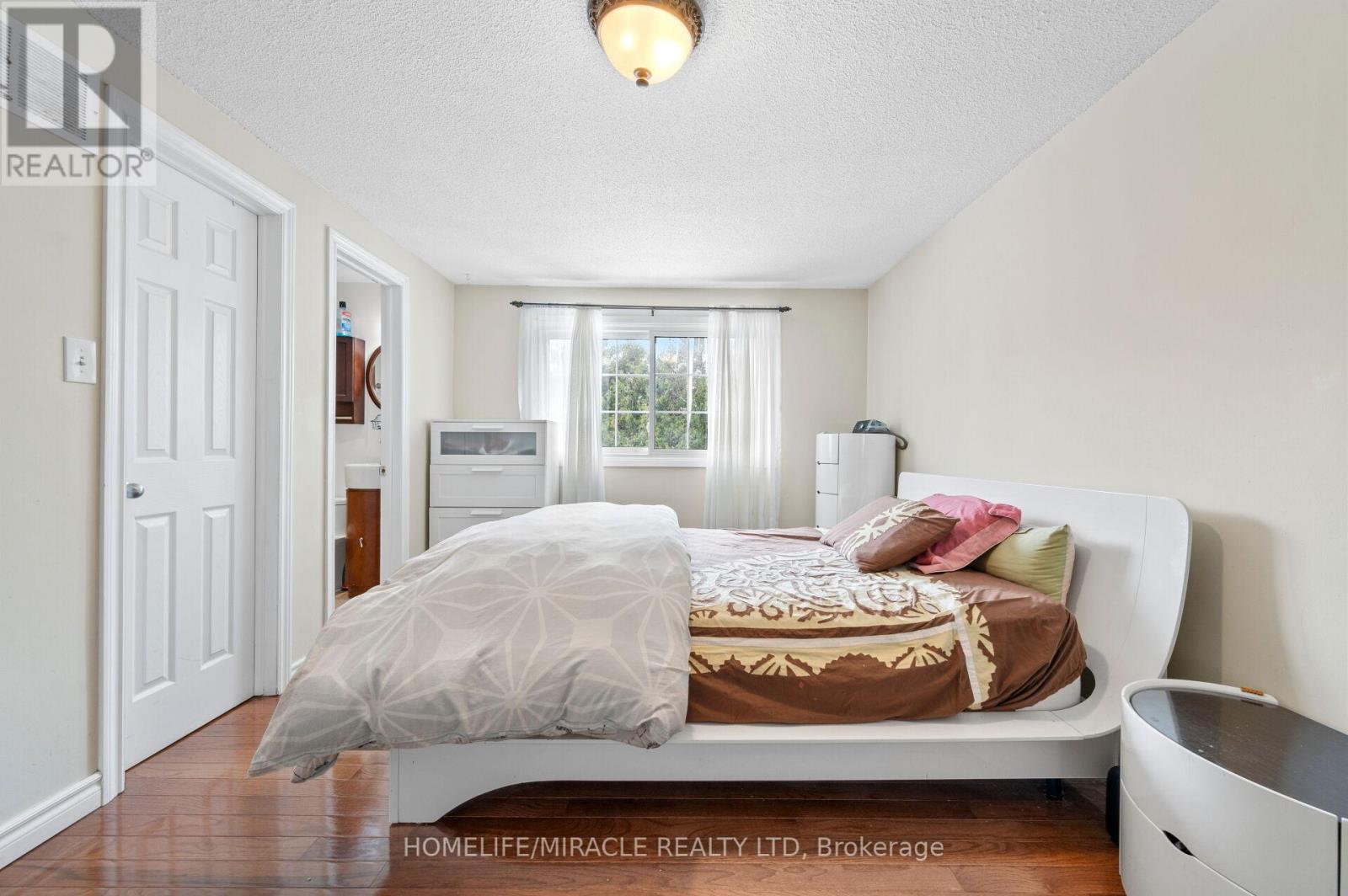 3124 Patrick Crescent, Mississauga, Ontario  L5N 3G5 - Photo 18 - W12444261