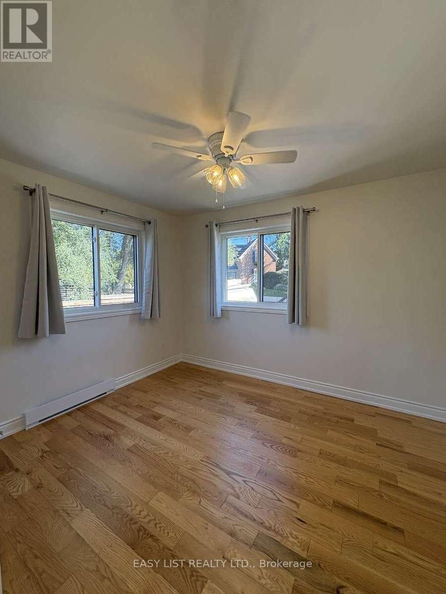 55 Commercial Street, Milton, Ontario  L9T 2H6 - Photo 23 - W12417848