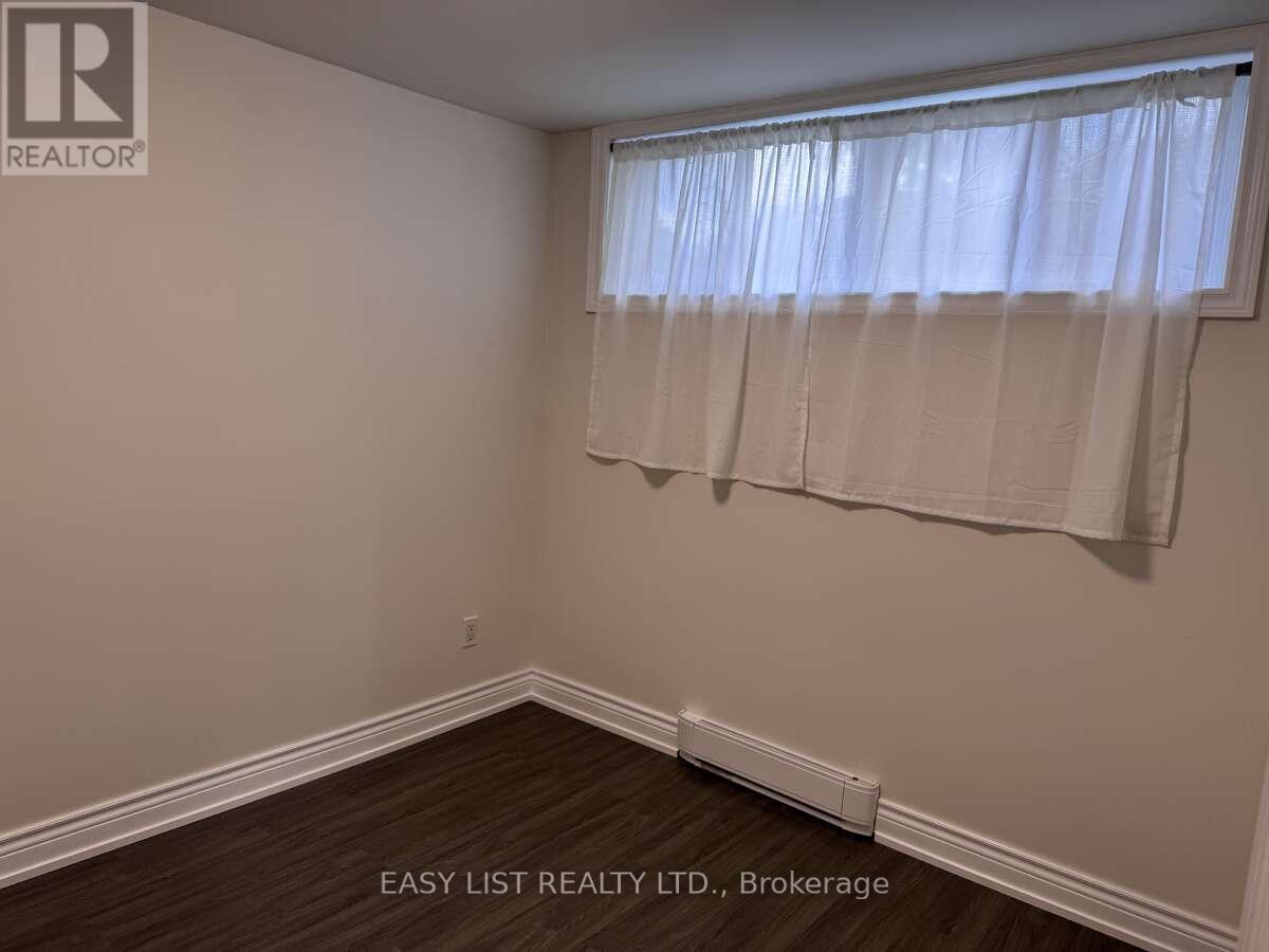 55 Commercial Street, Milton, Ontario  L9T 2H6 - Photo 11 - W12417848