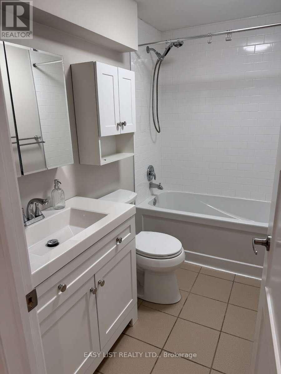 55 Commercial Street, Milton, Ontario  L9T 2H6 - Photo 9 - W12417848