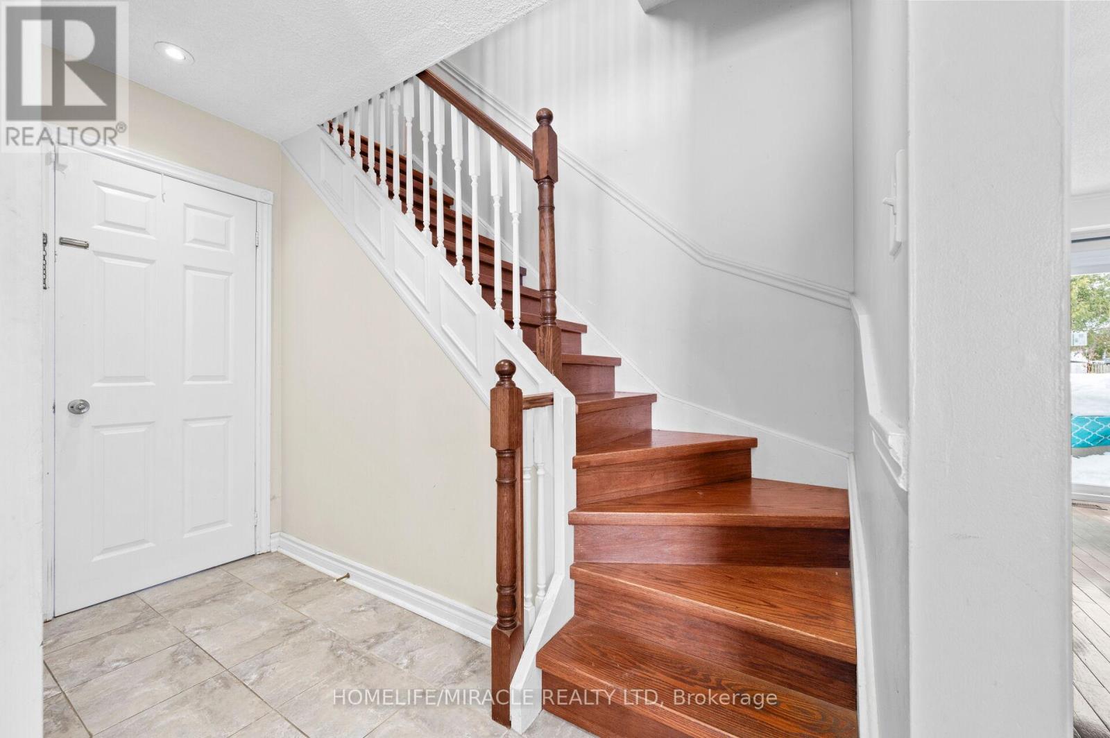 3124 Patrick Crescent, Mississauga, Ontario  L5N 3G5 - Photo 16 - W12444261