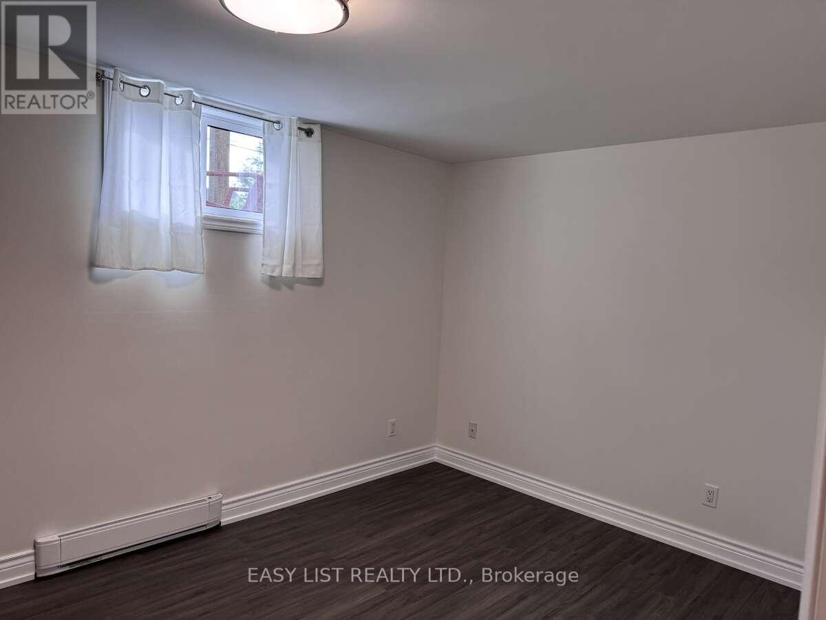 55 Commercial Street, Milton, Ontario  L9T 2H6 - Photo 12 - W12417848