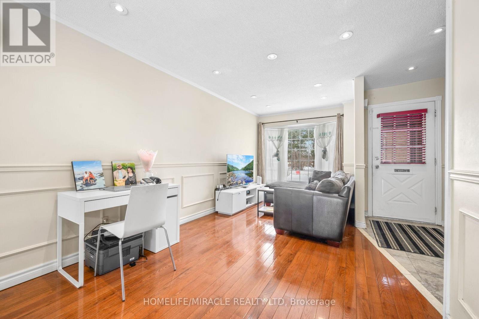 3124 Patrick Crescent, Mississauga, Ontario  L5N 3G5 - Photo 8 - W12444261