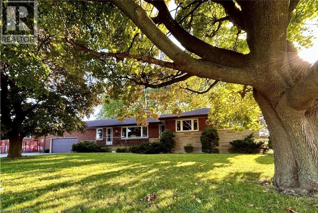 253 Limeridge Road W, Hamilton, Ontario  L9C 2V4 - Photo 1 - 40776369