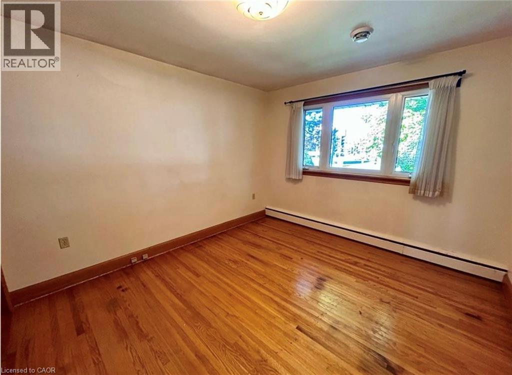 253 Limeridge Road W, Hamilton, Ontario  L9C 2V4 - Photo 13 - 40776369