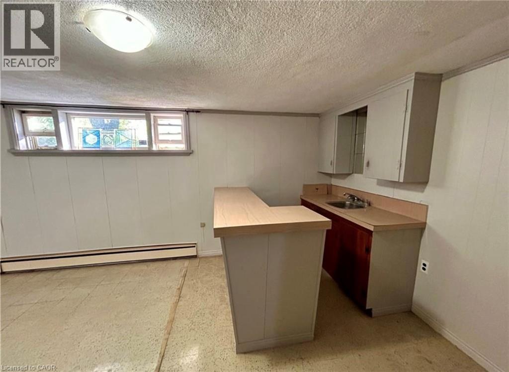 253 Limeridge Road W, Hamilton, Ontario  L9C 2V4 - Photo 23 - 40776369