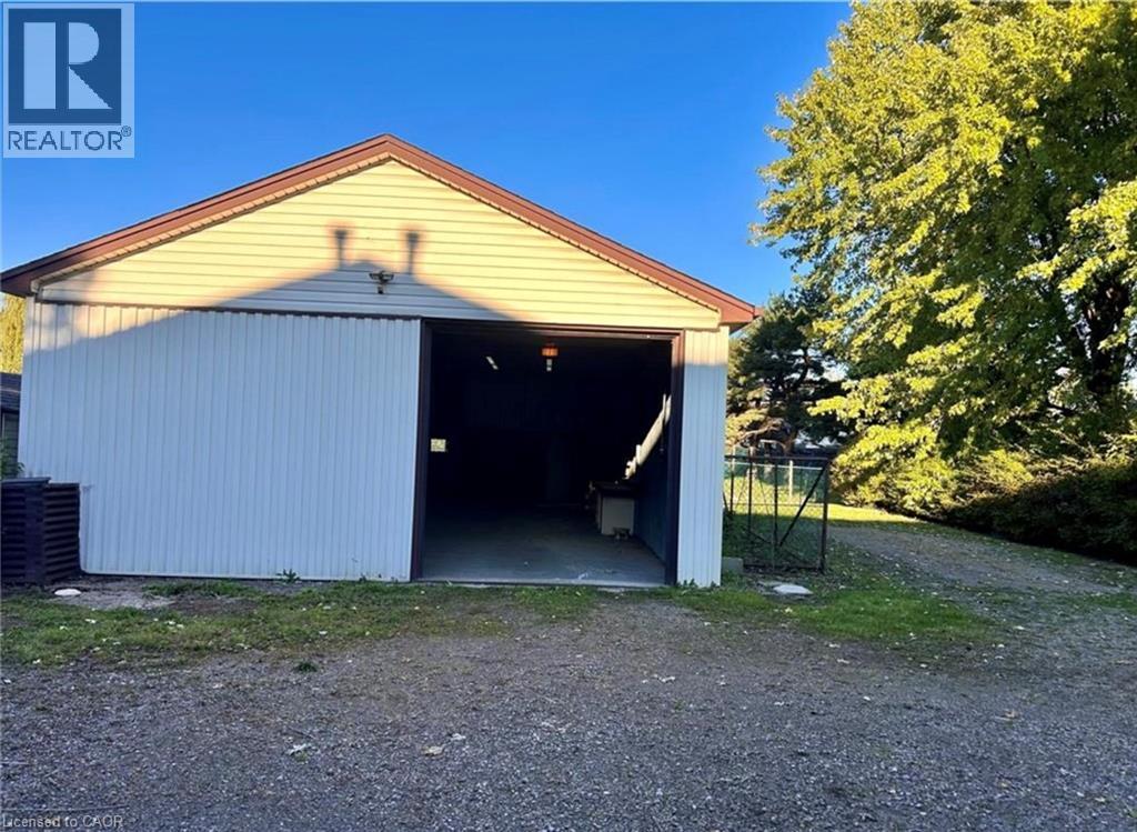 253 Limeridge Road W, Hamilton, Ontario  L9C 2V4 - Photo 29 - 40776369