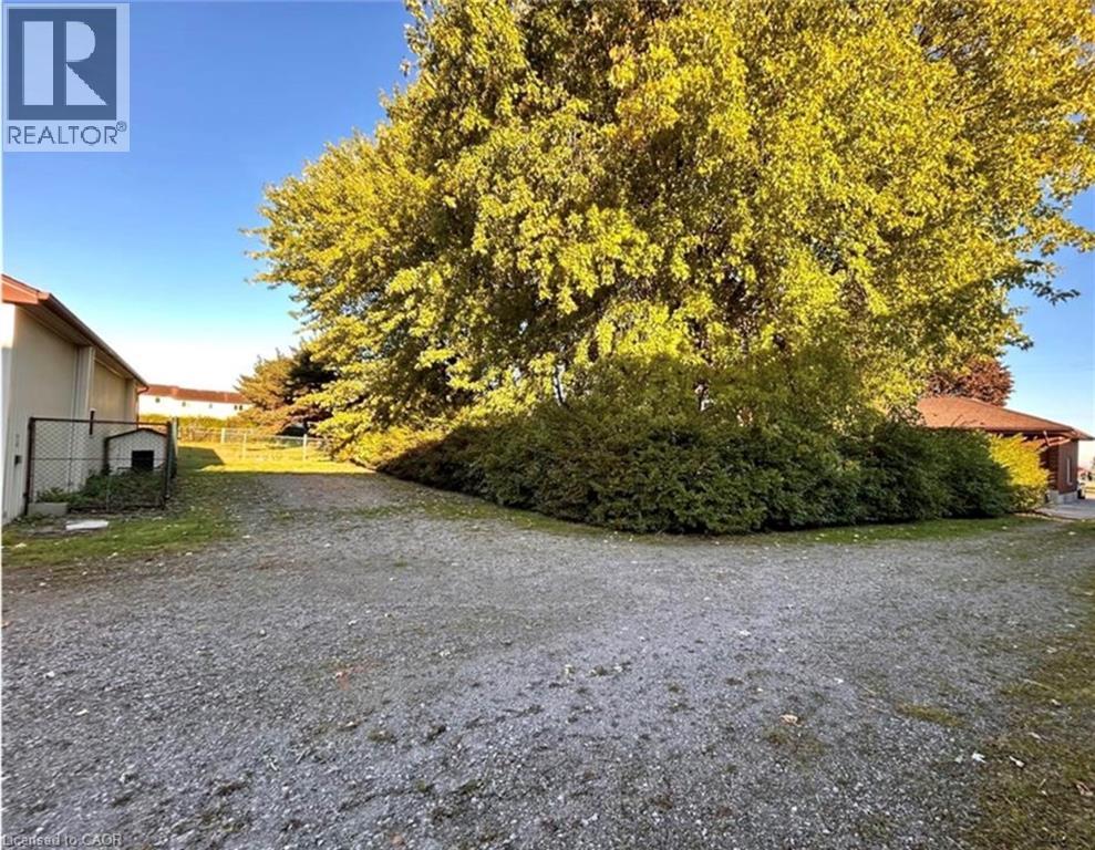 253 Limeridge Road W, Hamilton, Ontario  L9C 2V4 - Photo 34 - 40776369