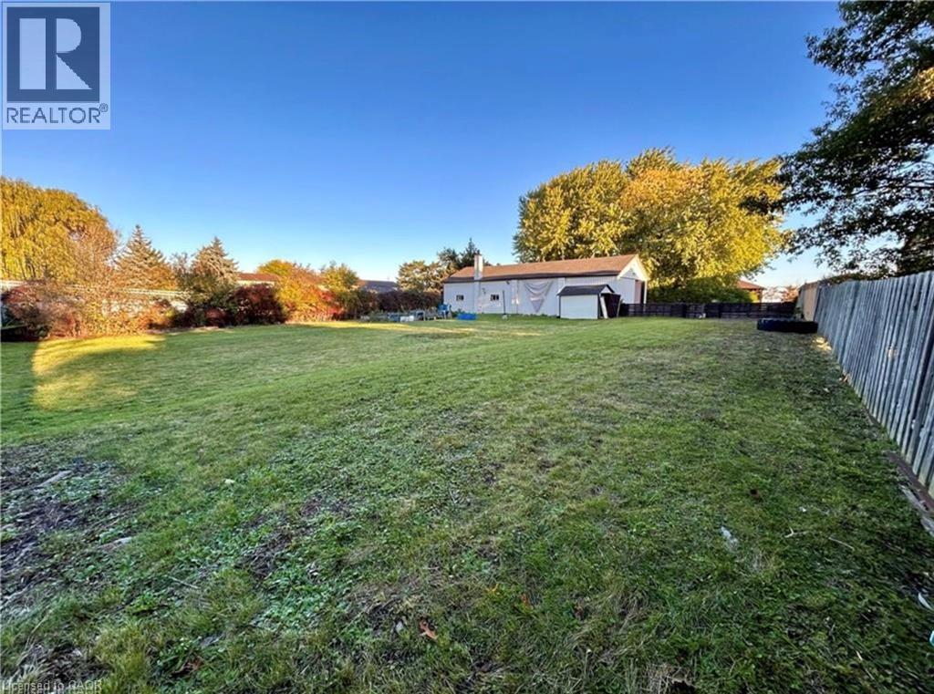 253 Limeridge Road W, Hamilton, Ontario  L9C 2V4 - Photo 4 - 40776369