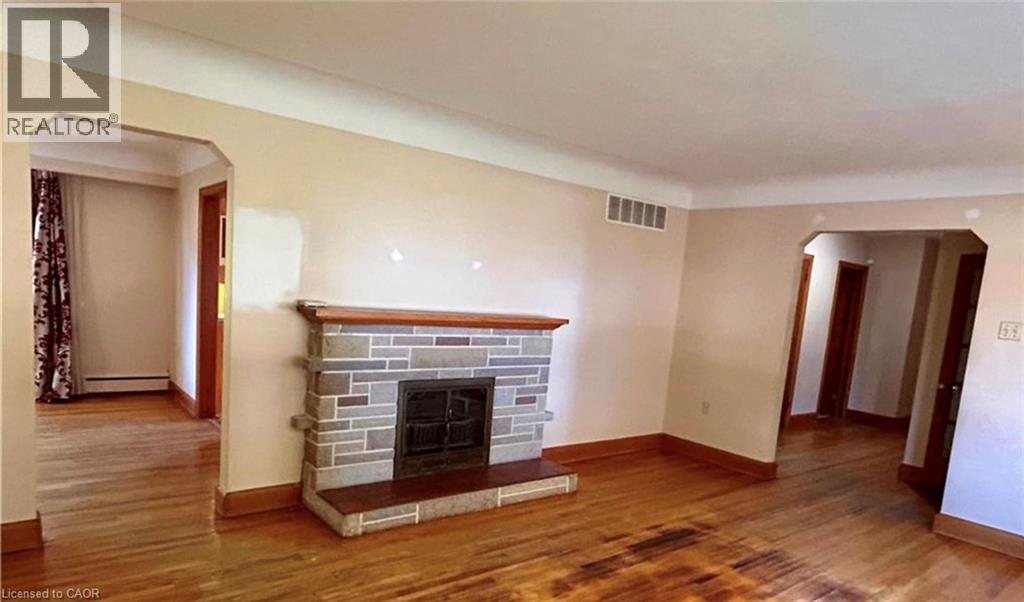 253 Limeridge Road W, Hamilton, Ontario  L9C 2V4 - Photo 6 - 40776369