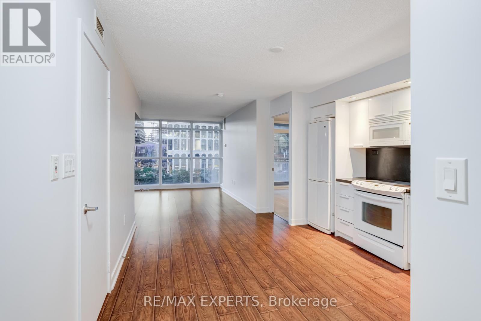 506 - 25 Capreol Court, Toronto, Ontario  M5V 3Z7 - Photo 12 - C12444427