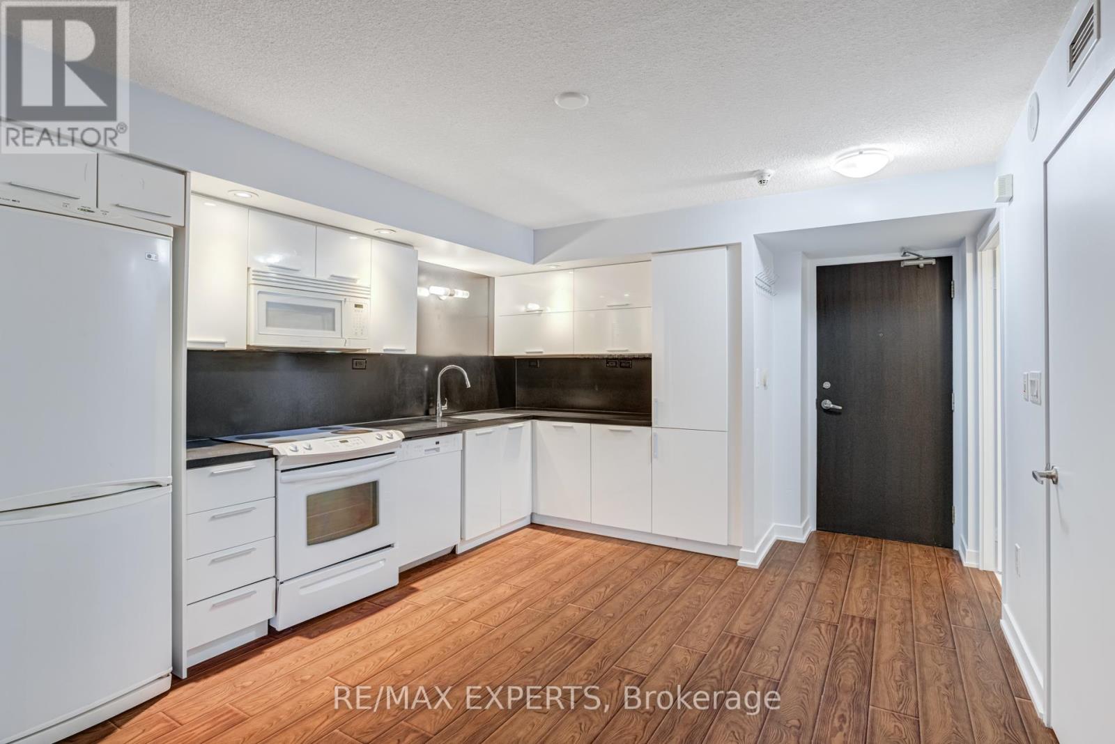 506 - 25 Capreol Court, Toronto, Ontario  M5V 3Z7 - Photo 13 - C12444427