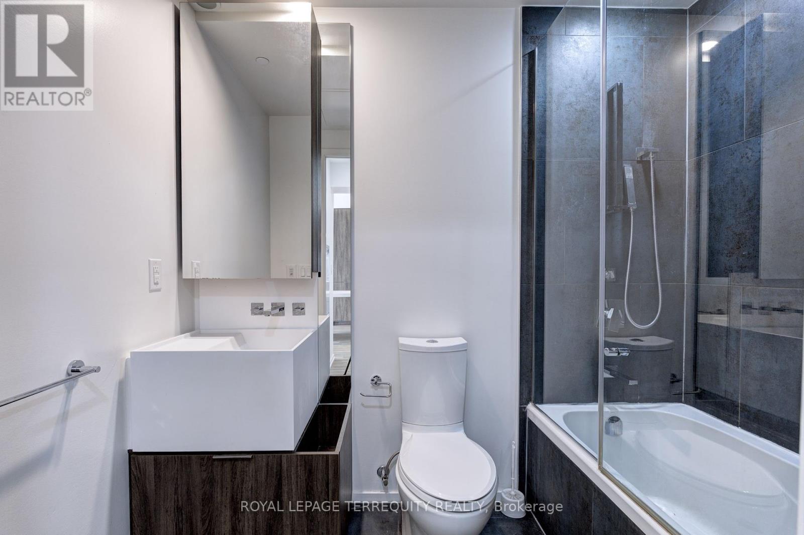 2712 - 1 Bloor Street E, Toronto, Ontario  M4W 0A8 - Photo 18 - C12444470