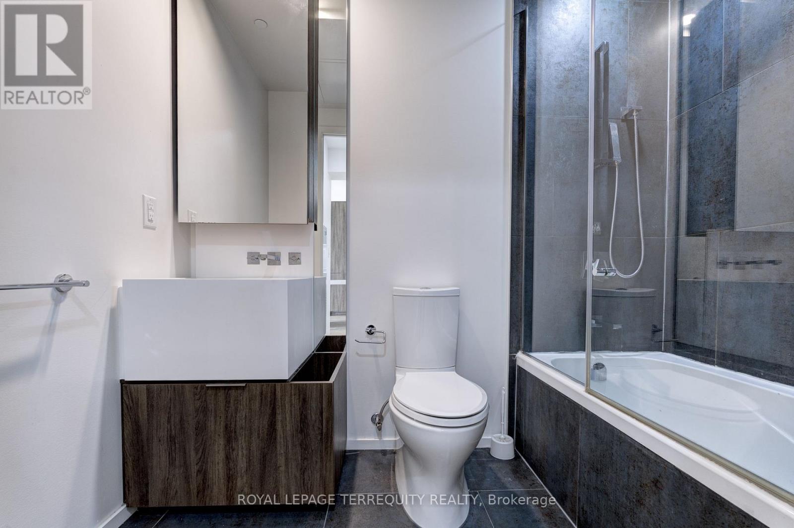 2712 - 1 Bloor Street E, Toronto, Ontario  M4W 0A8 - Photo 19 - C12444470