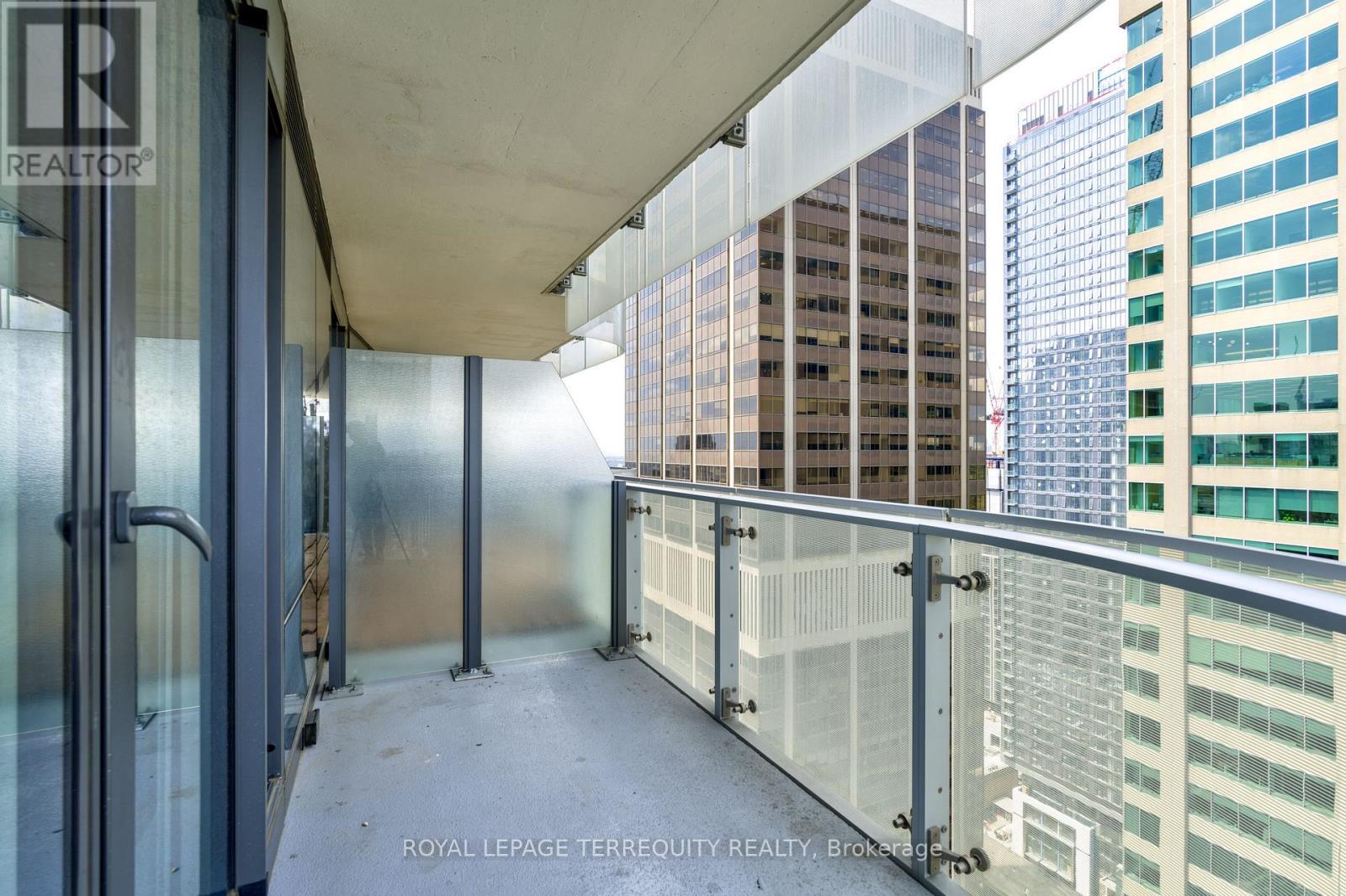 2712 - 1 Bloor Street E, Toronto, Ontario  M4W 0A8 - Photo 23 - C12444470