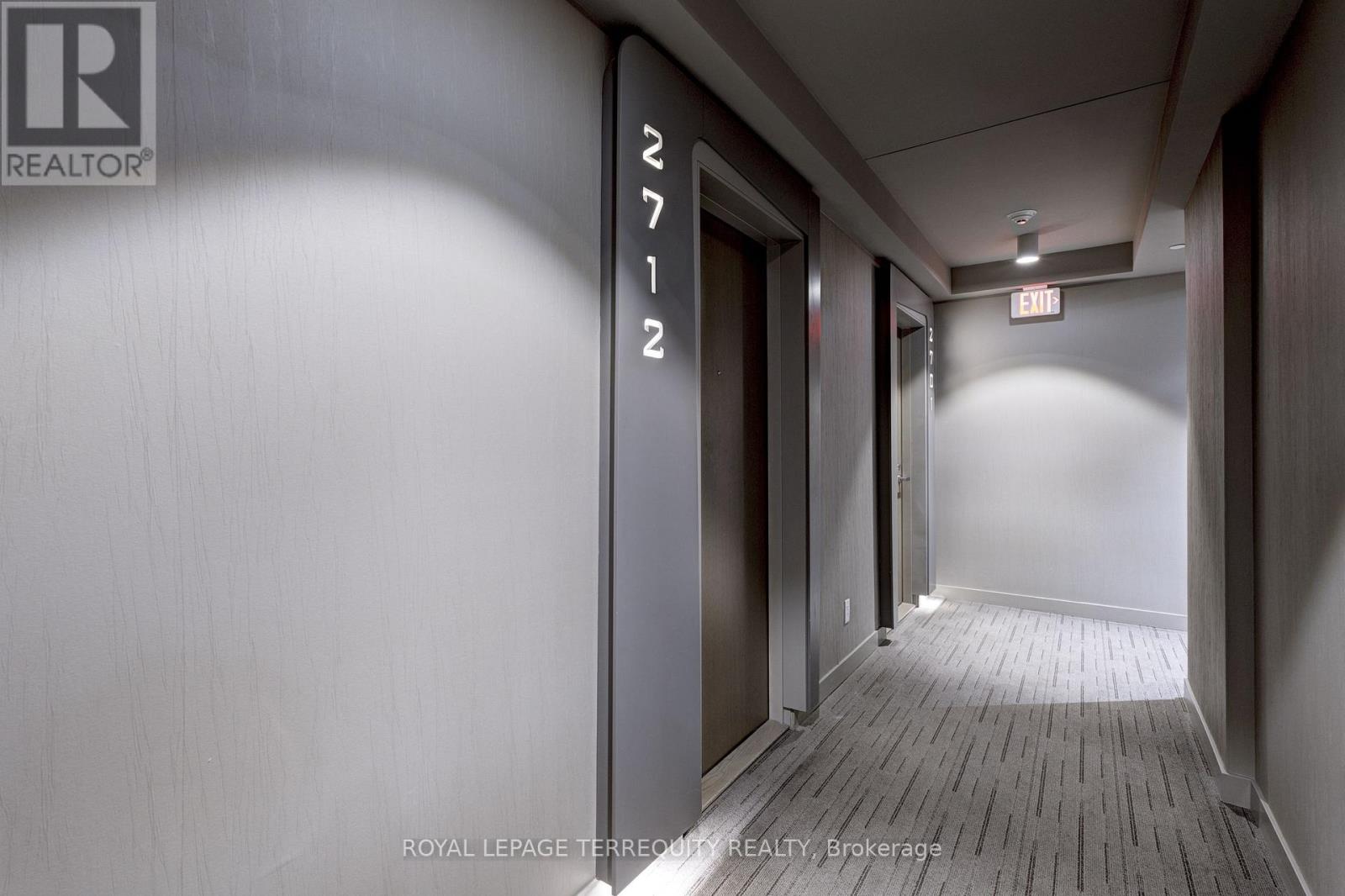 2712 - 1 Bloor Street E, Toronto, Ontario  M4W 0A8 - Photo 4 - C12444470