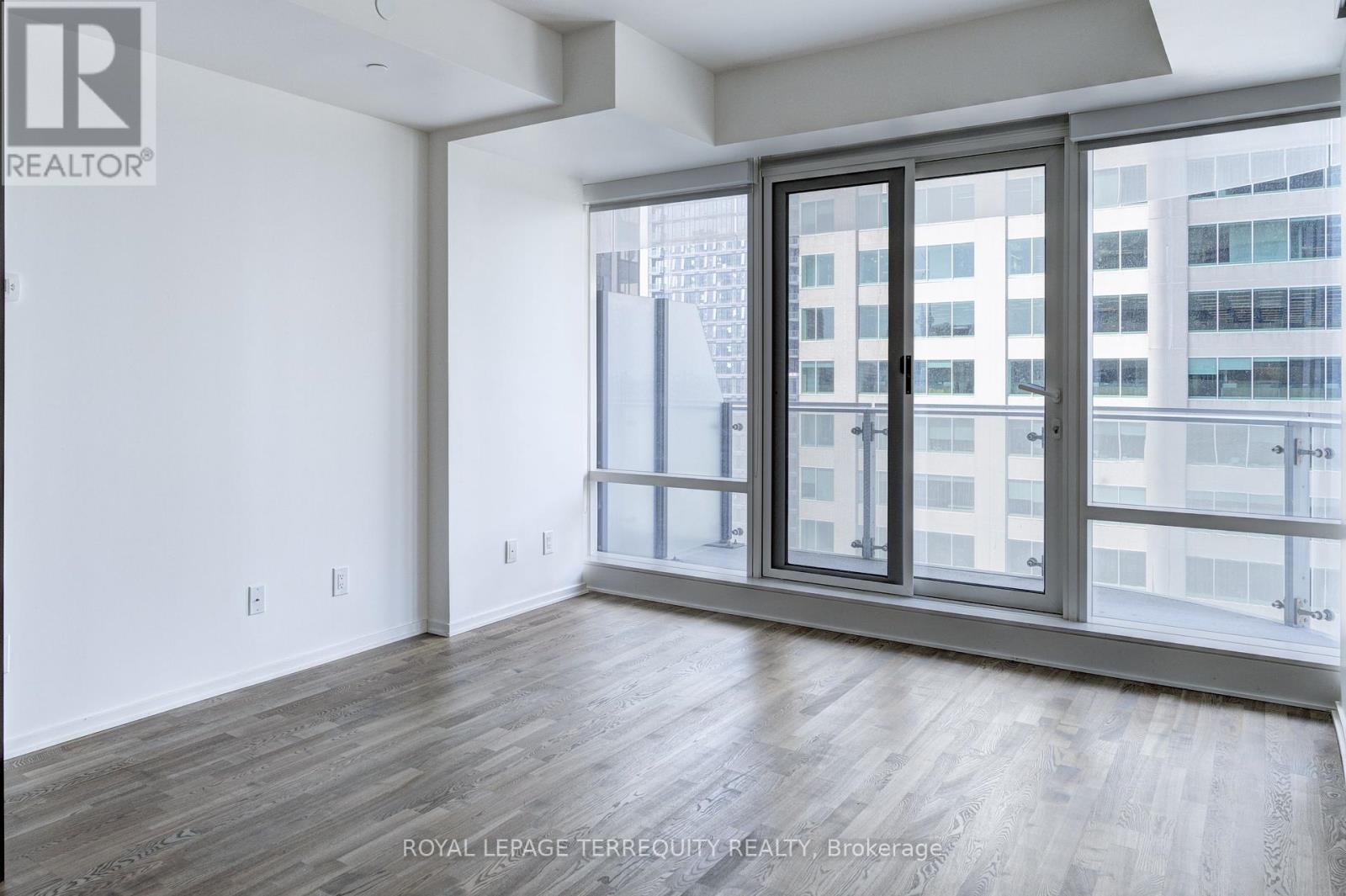 2712 - 1 Bloor Street E, Toronto, Ontario  M4W 0A8 - Photo 7 - C12444470