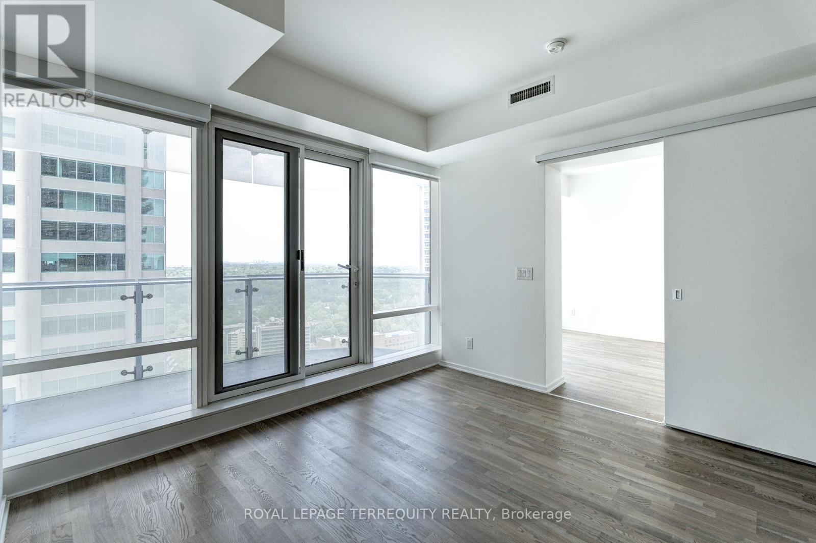 2712 - 1 Bloor Street E, Toronto, Ontario  M4W 0A8 - Photo 9 - C12444470