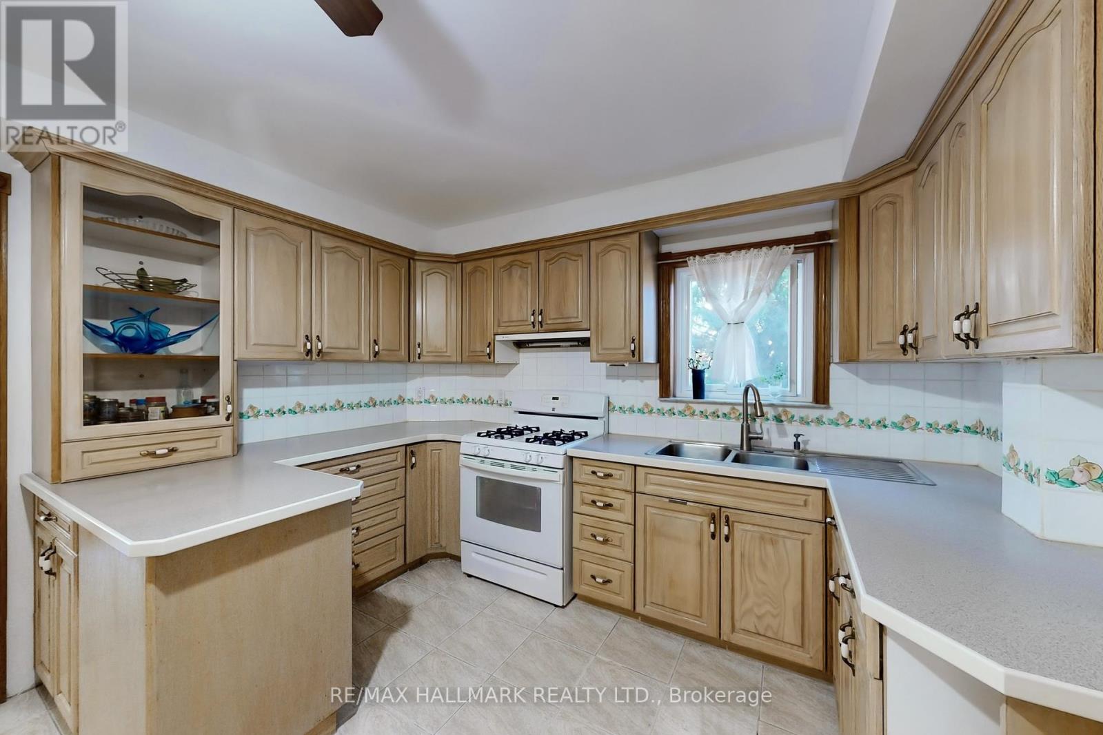 38 Courton Drive, Toronto, Ontario  M1R 1K8 - Photo 13 - E12444446
