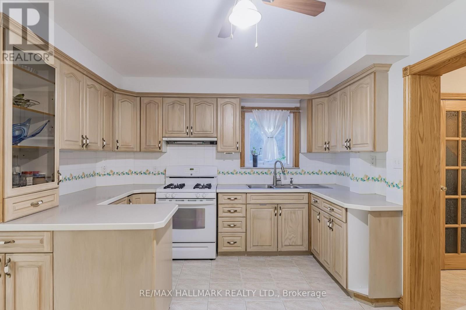 38 Courton Drive, Toronto, Ontario  M1R 1K8 - Photo 14 - E12444446