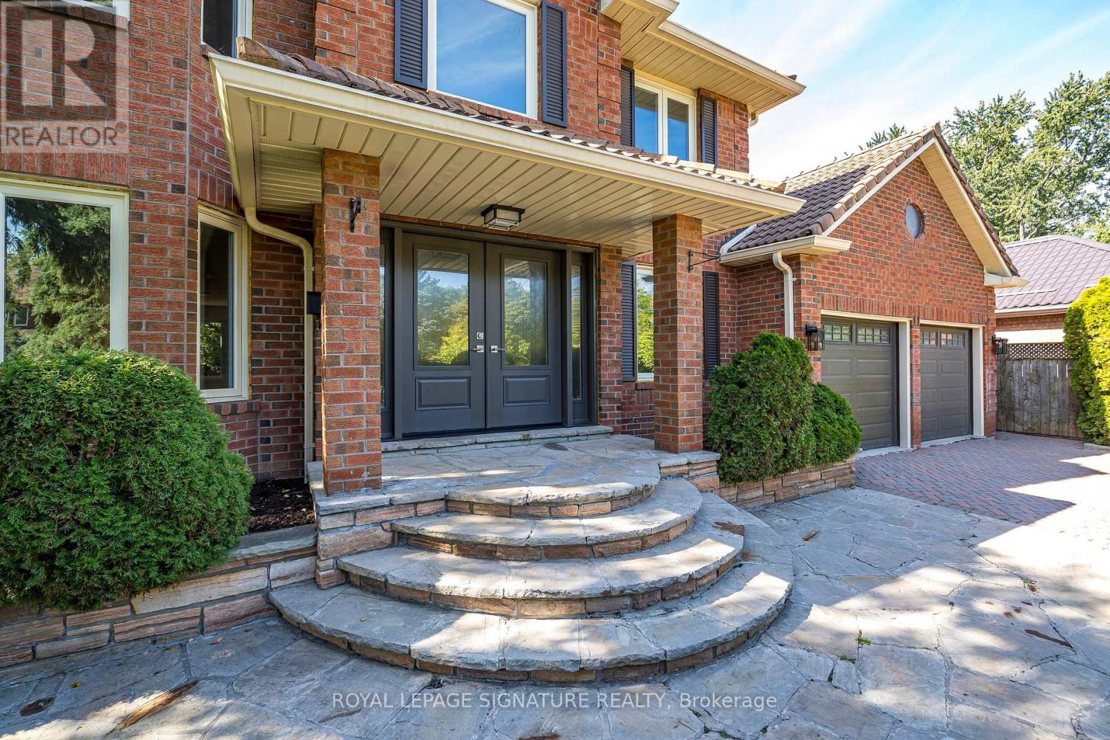 11 Royal Rouge Trail, Toronto (Rouge), Ontario  M1B 4T8 - Photo 2 - E12444463