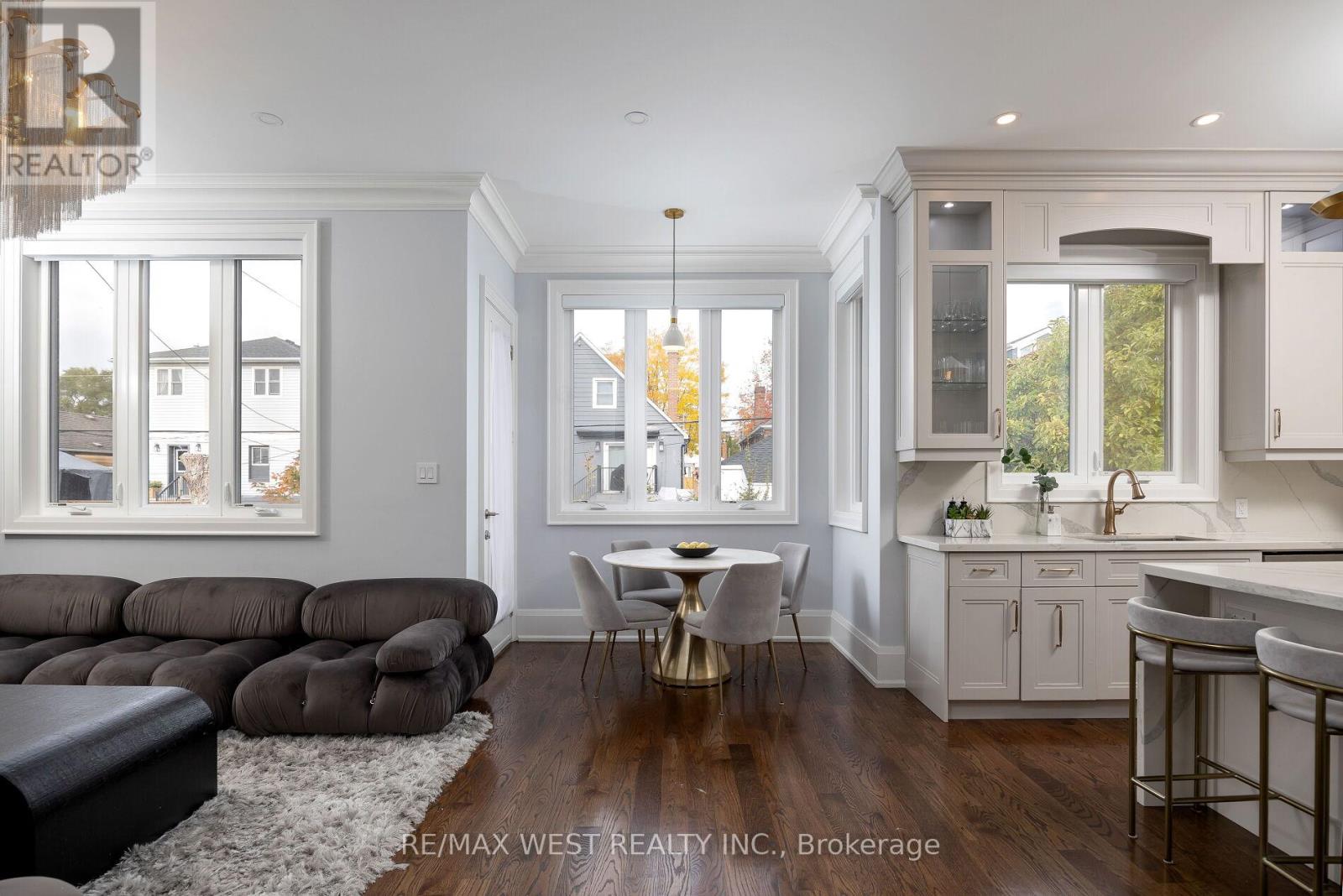 88 Yardley Avenue, Toronto, Ontario  M4B 2B1 - Photo 10 - E12444476