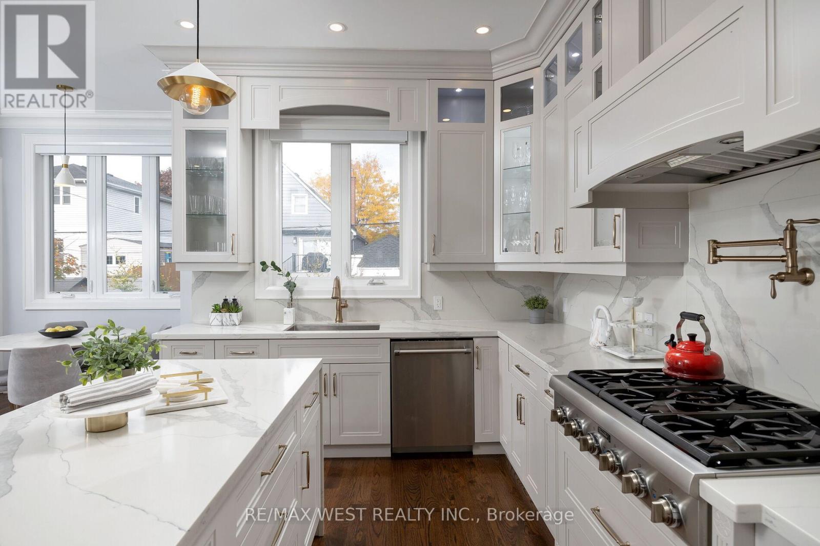 88 Yardley Avenue, Toronto, Ontario  M4B 2B1 - Photo 13 - E12444476