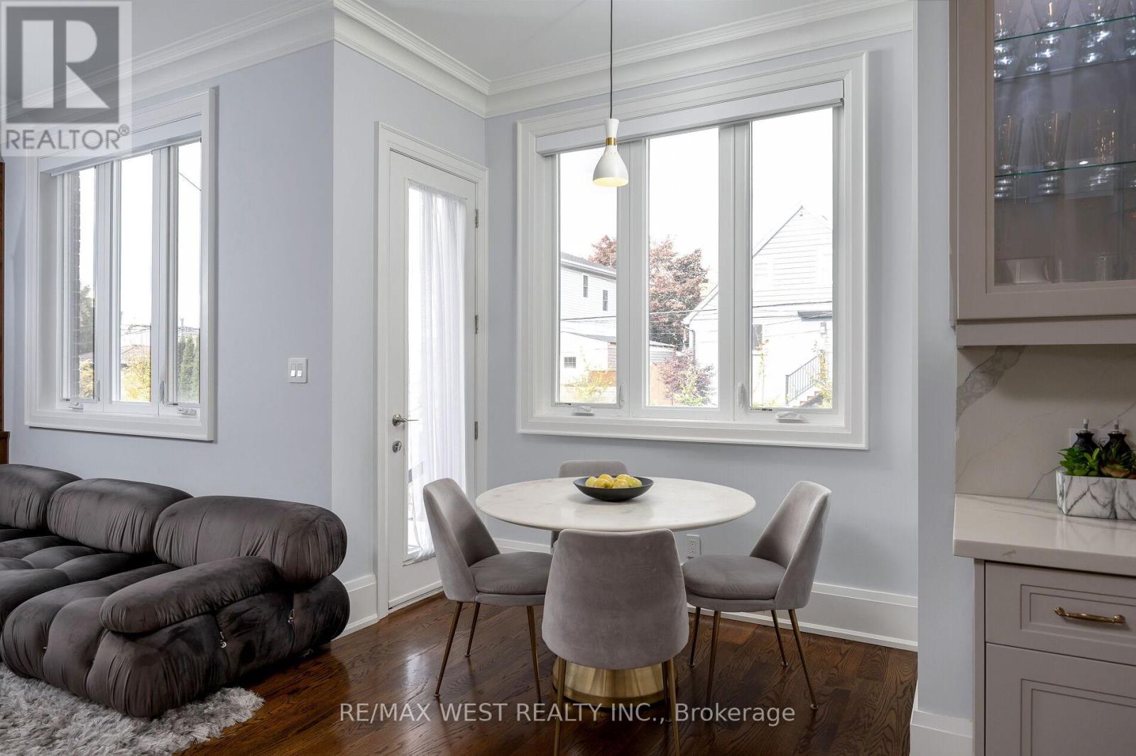 88 Yardley Avenue, Toronto, Ontario  M4B 2B1 - Photo 16 - E12444476