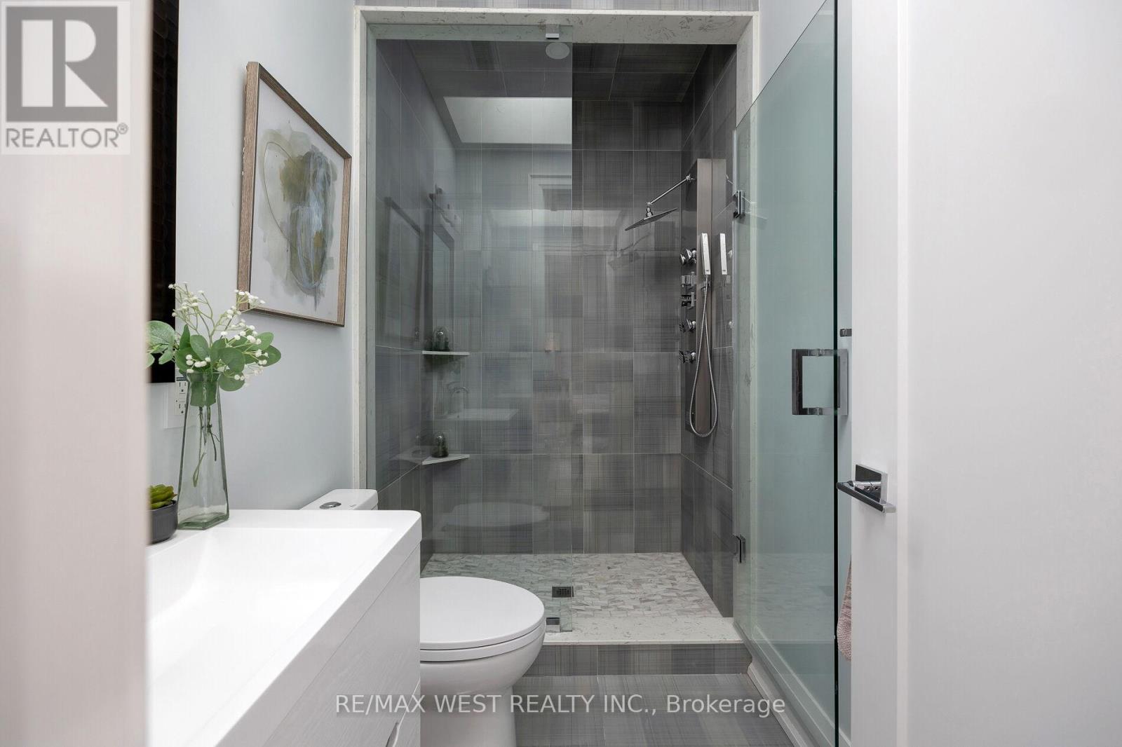 88 Yardley Avenue, Toronto, Ontario  M4B 2B1 - Photo 30 - E12444476