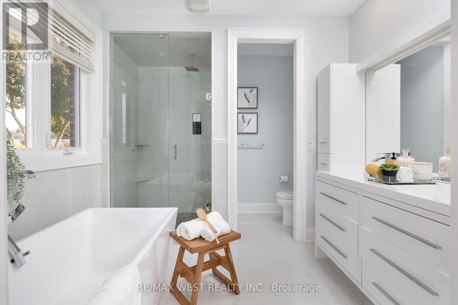88 Yardley Avenue, Toronto, Ontario  M4B 2B1 - Photo 33 - E12444476