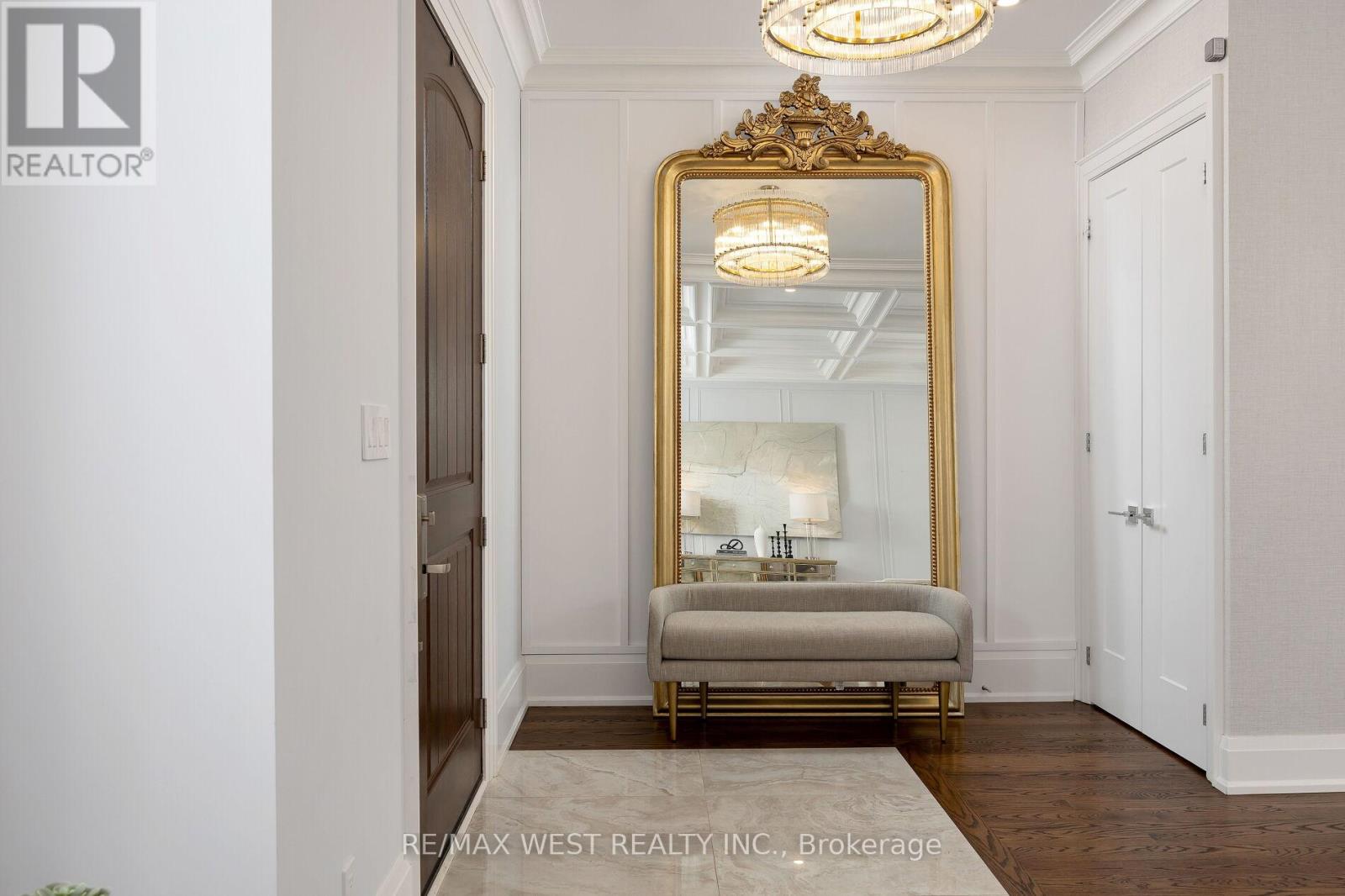 88 Yardley Avenue, Toronto, Ontario  M4B 2B1 - Photo 4 - E12444476