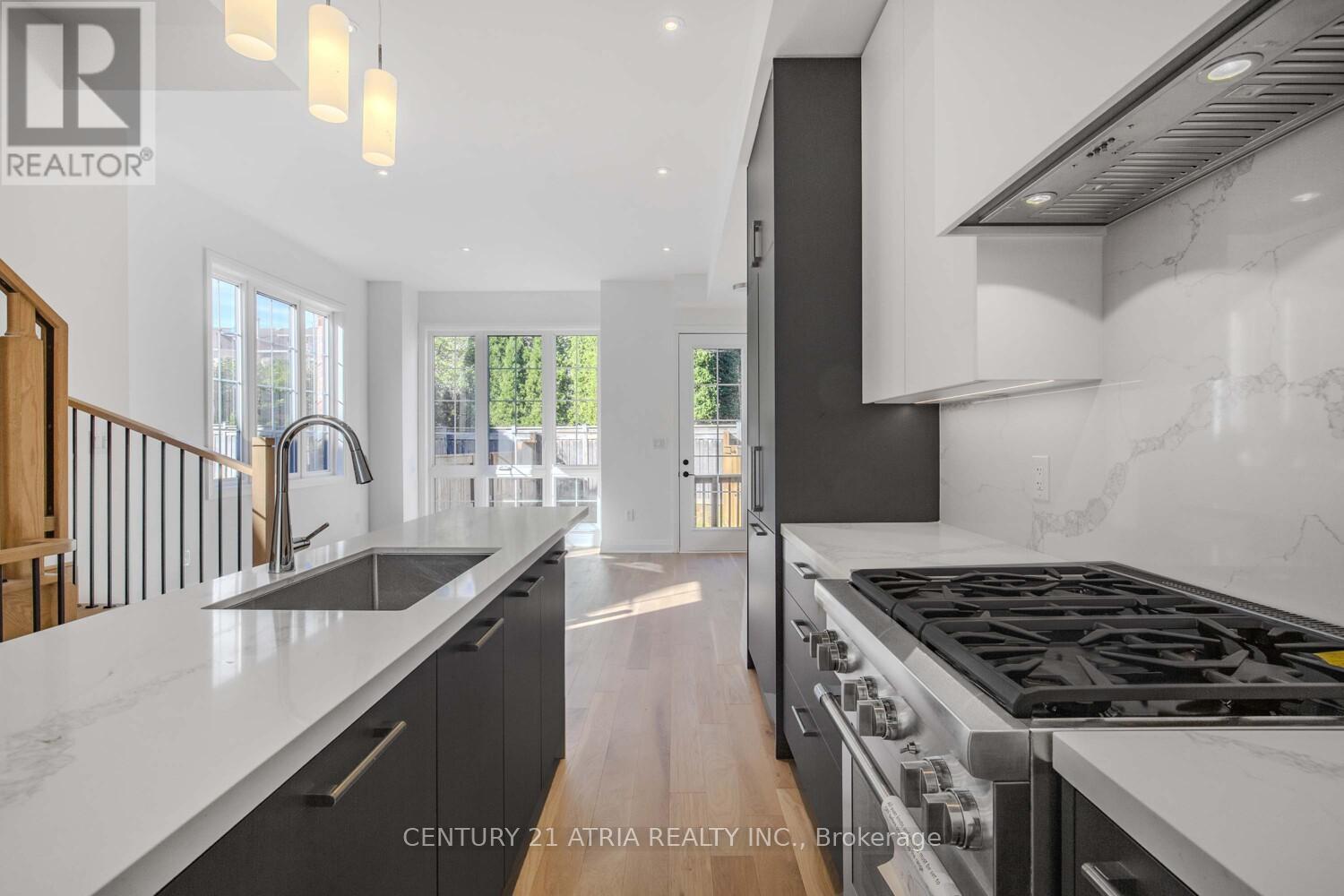 85 Alton Crescent, Vaughan, Ontario  L4J 0M1 - Photo 6 - N12444401