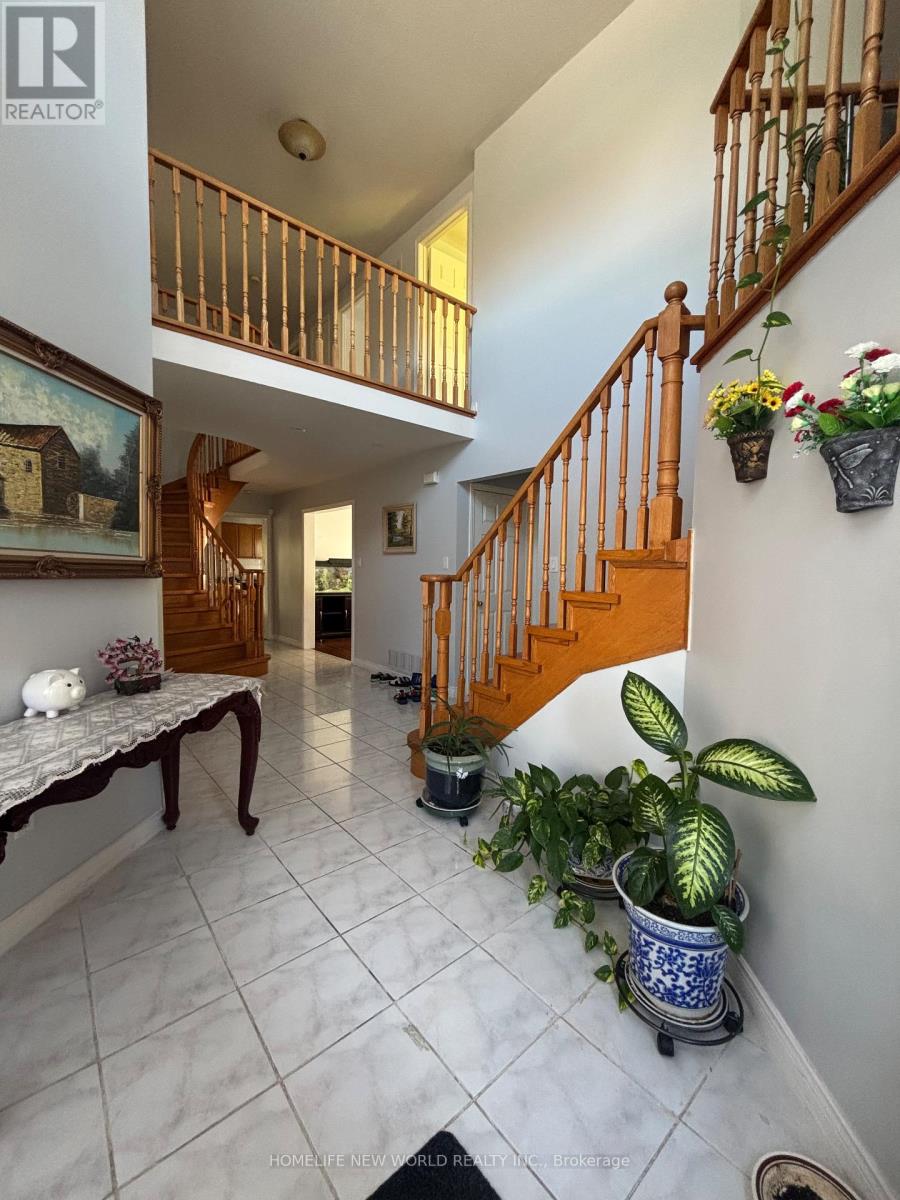 25 Westmoreland Court, Markham, Ontario  L3R 8L9 - Photo 13 - N12444404