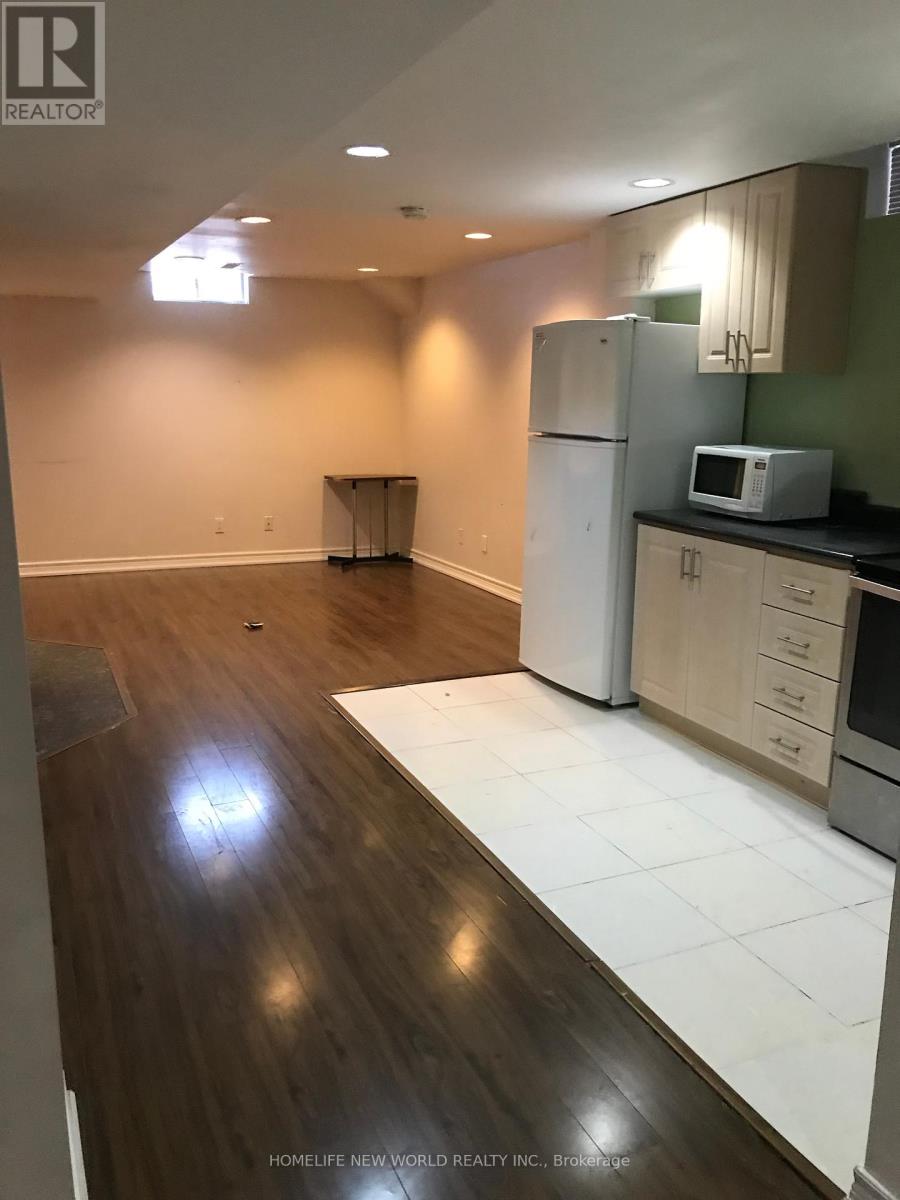 25 Westmoreland Court, Markham, Ontario  L3R 8L9 - Photo 6 - N12444404