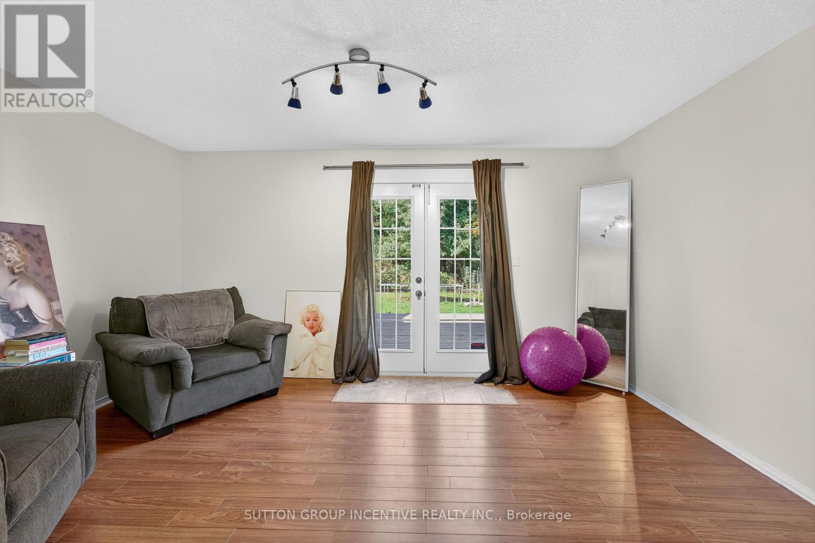 59 Osborn Street, Essa, Ontario  L0M 1B0 - Photo 17 - N12444405