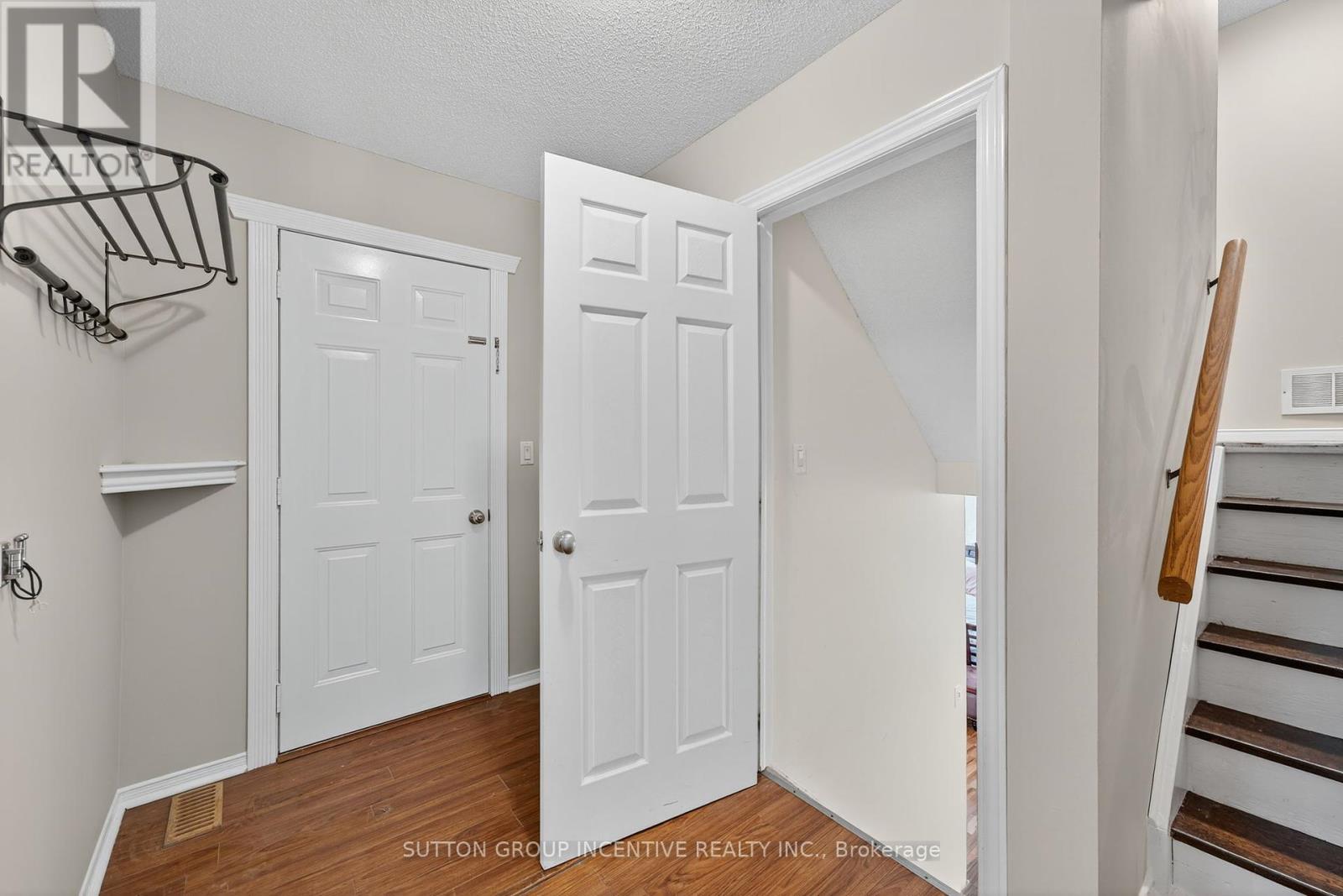 59 Osborn Street, Essa, Ontario  L0M 1B0 - Photo 19 - N12444405