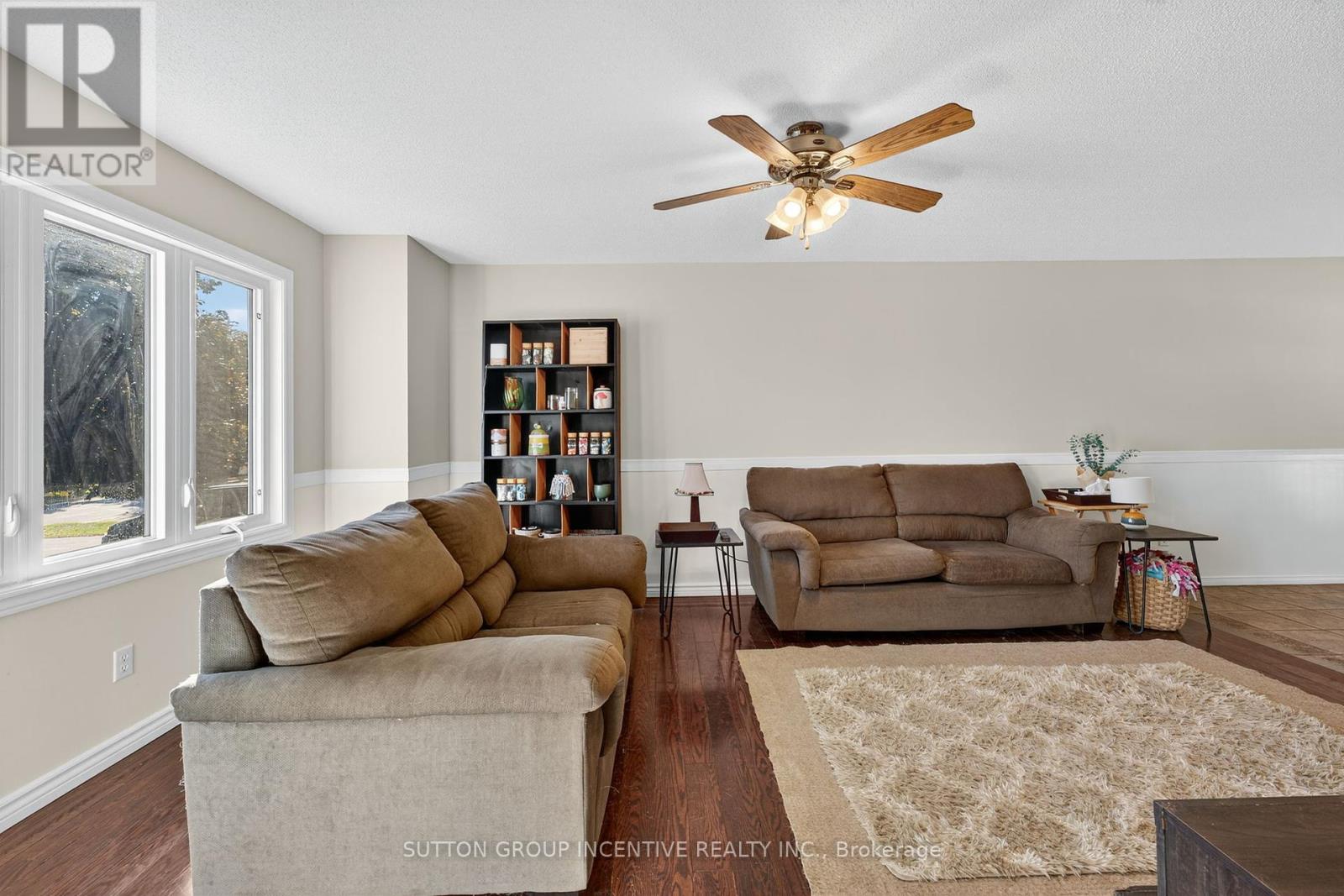 59 Osborn Street, Essa, Ontario  L0M 1B0 - Photo 5 - N12444405
