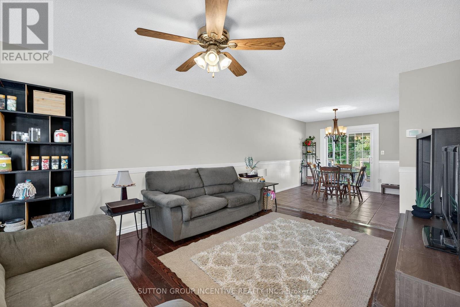 59 Osborn Street, Essa, Ontario  L0M 1B0 - Photo 6 - N12444405