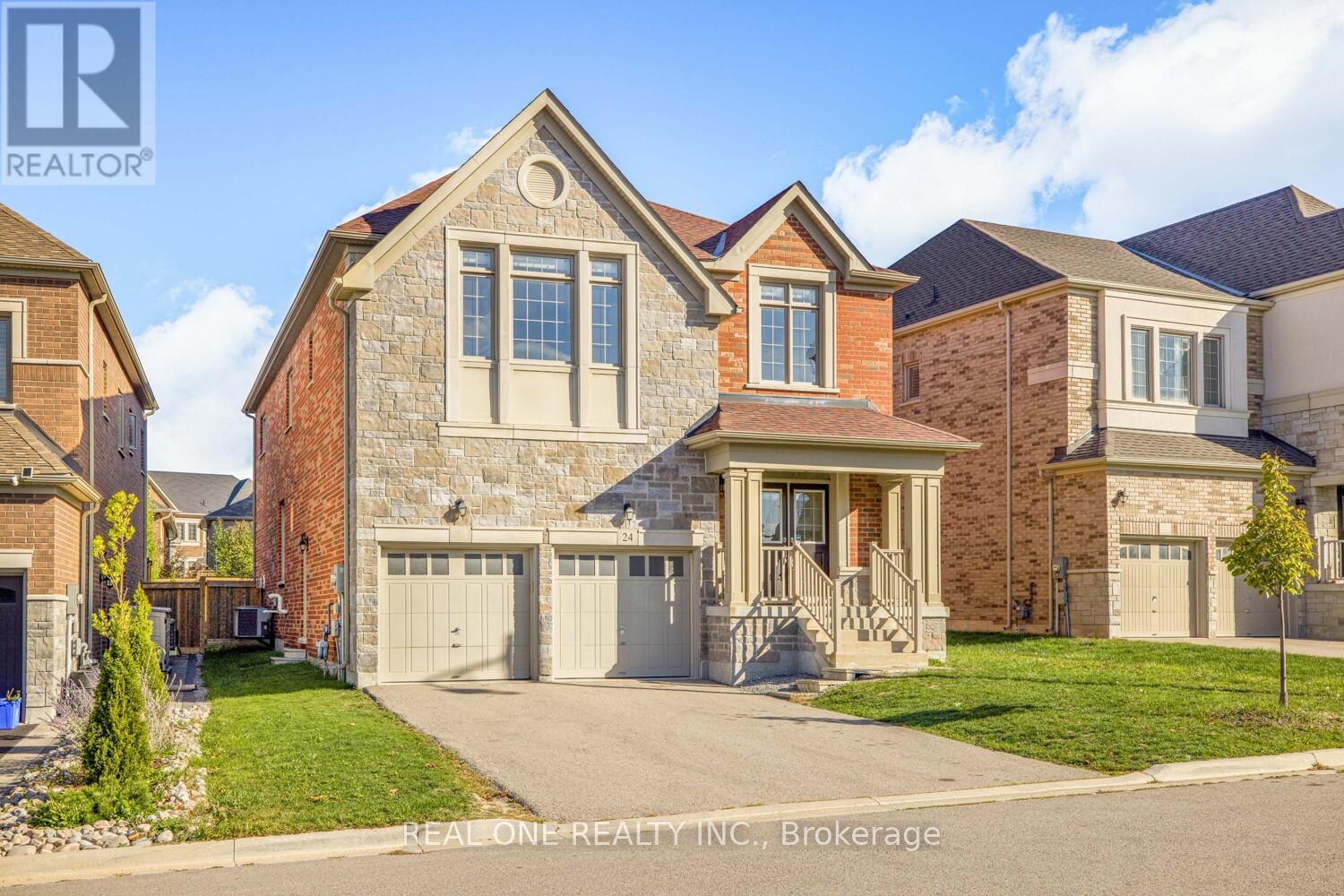 24 Larkfield Crescent, East Gwillimbury, Ontario  L9N 0P7 - Photo 1 - N12444421