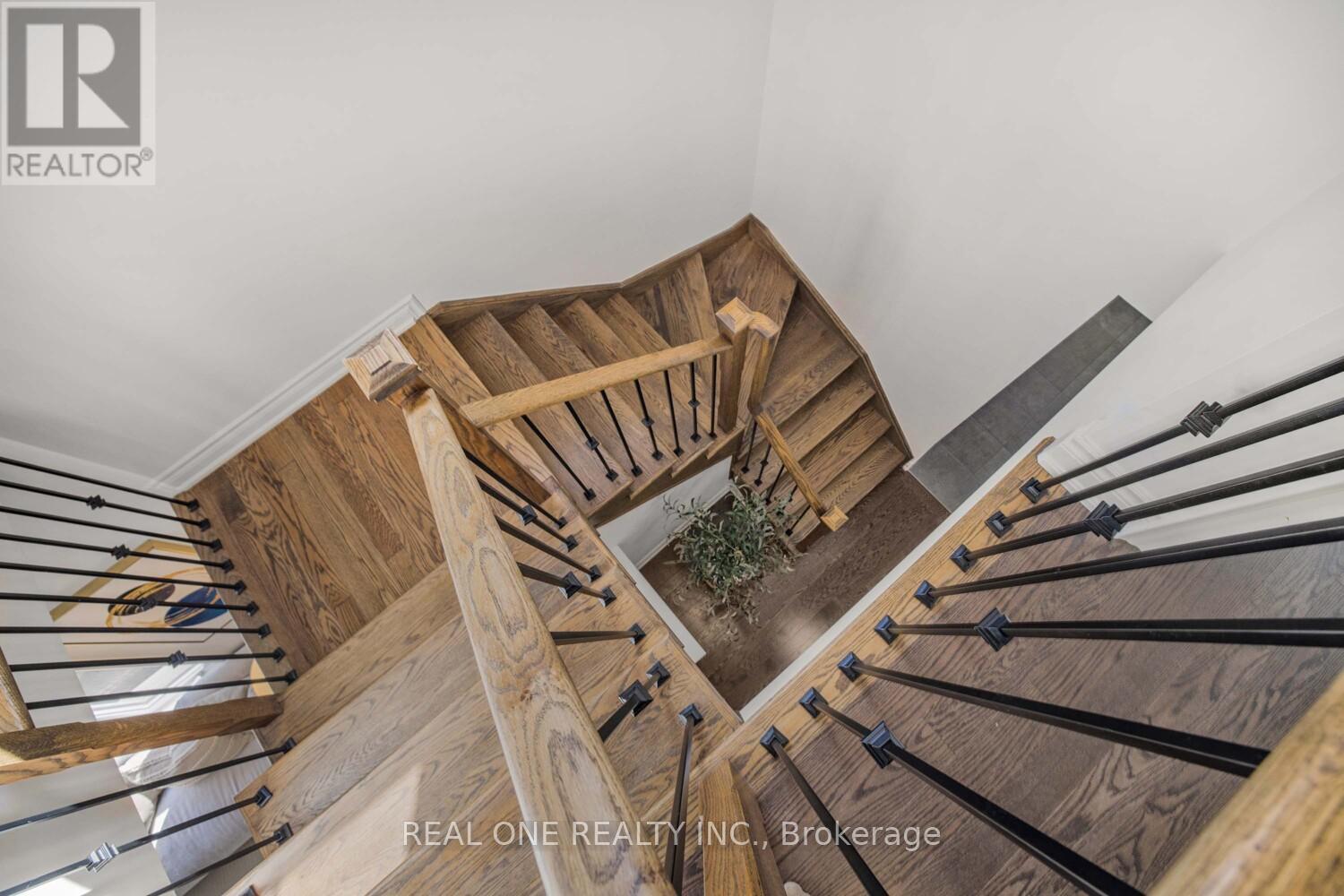 24 Larkfield Crescent, East Gwillimbury, Ontario  L9N 0P7 - Photo 19 - N12444421